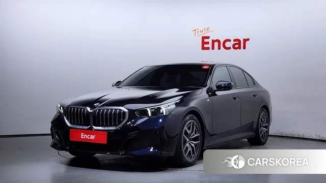 BMW 5 Series (G60) 2024 Черный из Кореи