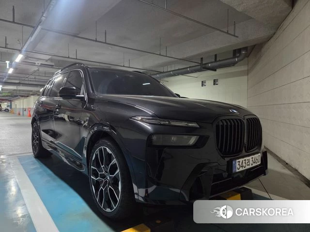 BMW X7 (G07) 2025 Черный из Кореи