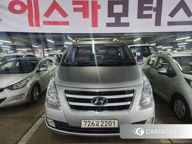 Hyundai Grand Starex 2018 Серебристо-серый из Кореи