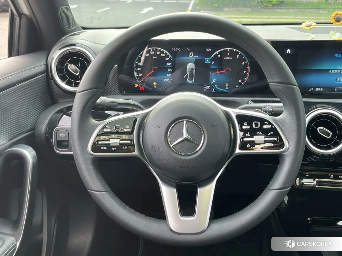Mercedes-Benz Class A 2021 Белый из Китая
