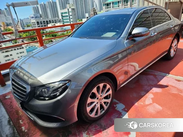 Mercedes-Benz E-Class W213 2019 Серый из Кореи