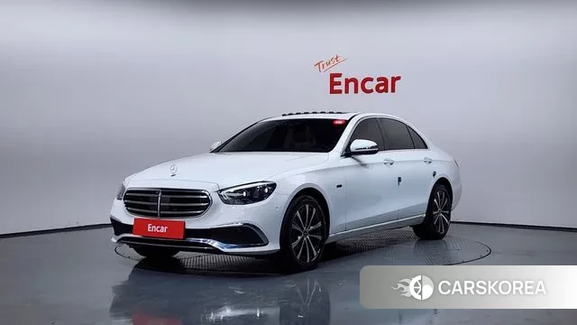 Mercedes-Benz E-Class W213 2021 Белый из Кореи