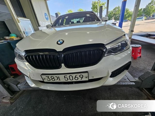 BMW 5 Series (G30) 2018 Белый из Кореи