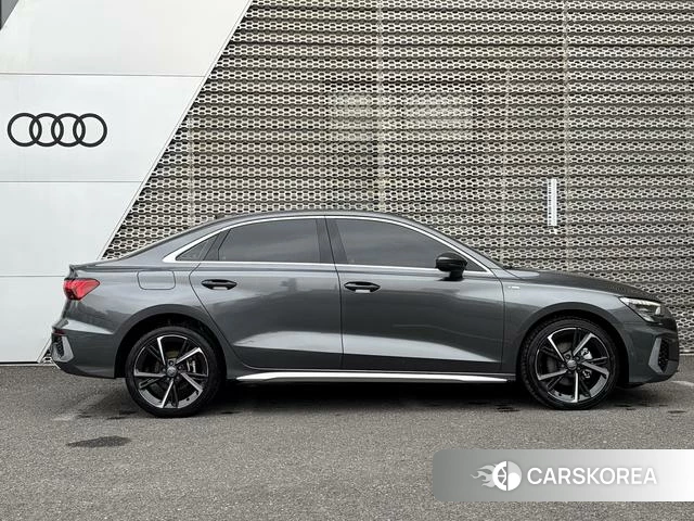 Audi A3 2021 Темно-серый из Китая