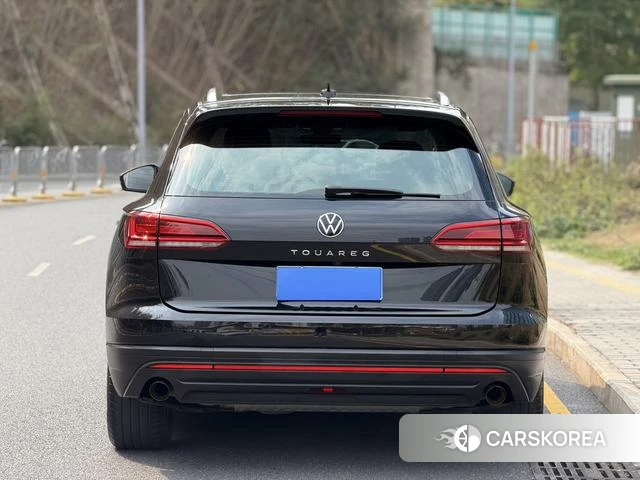 Volkswagen Touareg 2022 Черный из Китая