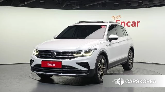 Volkswagen Tiguan second Generation 2022 Белый из Кореи