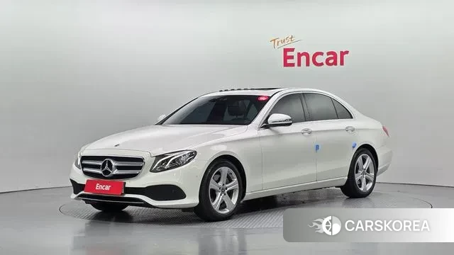 Mercedes-Benz E-Class W213 2018 Белый из Кореи