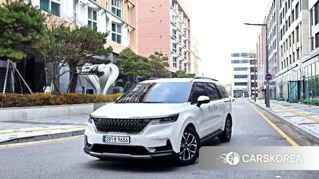 Kia Carnival 4th generation 2022 Белый из Кореи