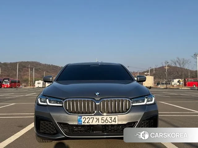 BMW 5 Series (G30) 2023 Серый из Кореи