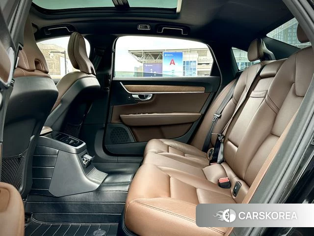 Volvo S90 PHEV 2020 Черный из Китая