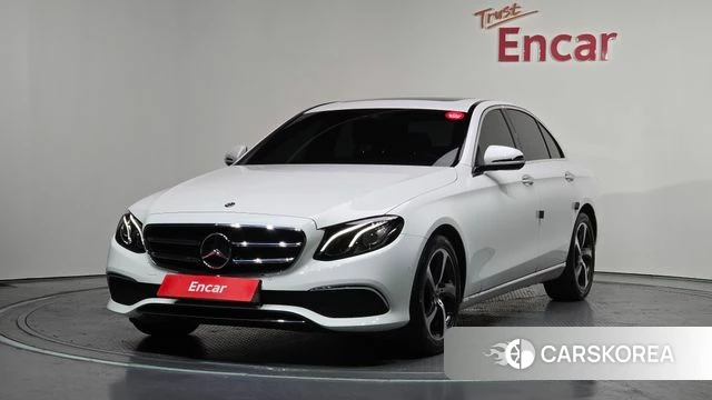 Mercedes-Benz E-Class W213 2019 Белый из Кореи