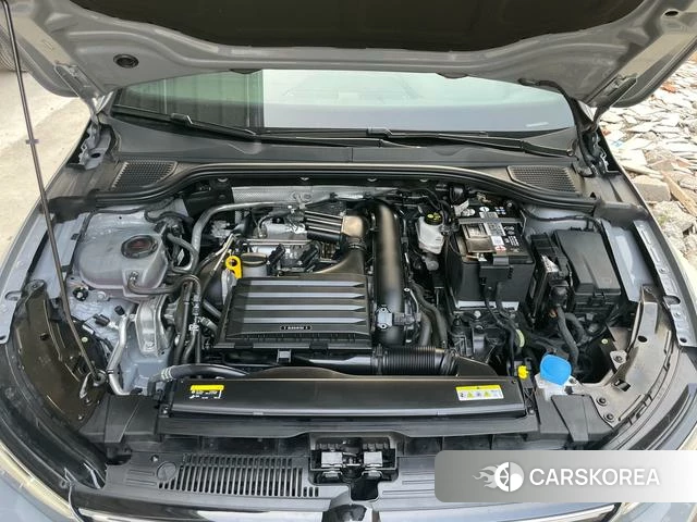 Volkswagen Golf 2023 Темно-серый из Китая