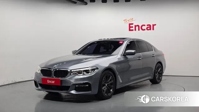 BMW 5 Series (G30) 2018 Небесно-голубой из Кореи