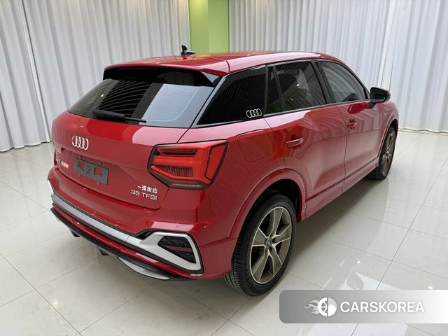 Audi Q2L 2022 Красный из Китая