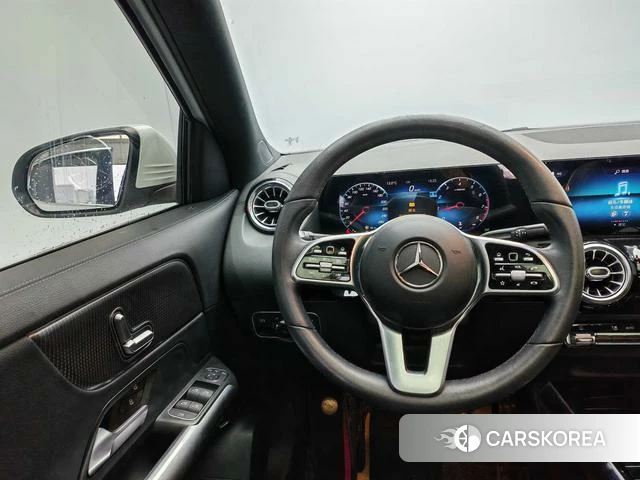 Mercedes-Benz GLA 2021 Белый из Китая