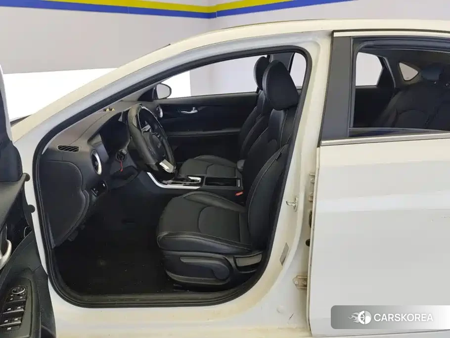 Kia K3 2021 Белый из Китая