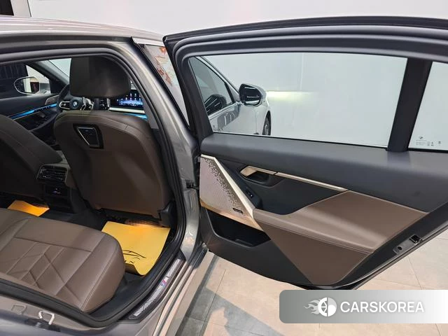 BMW 5 series 2024 Шампань из Китая