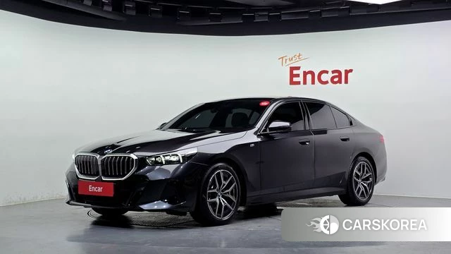 BMW 5 Series (G60) 2024 Серый из Кореи