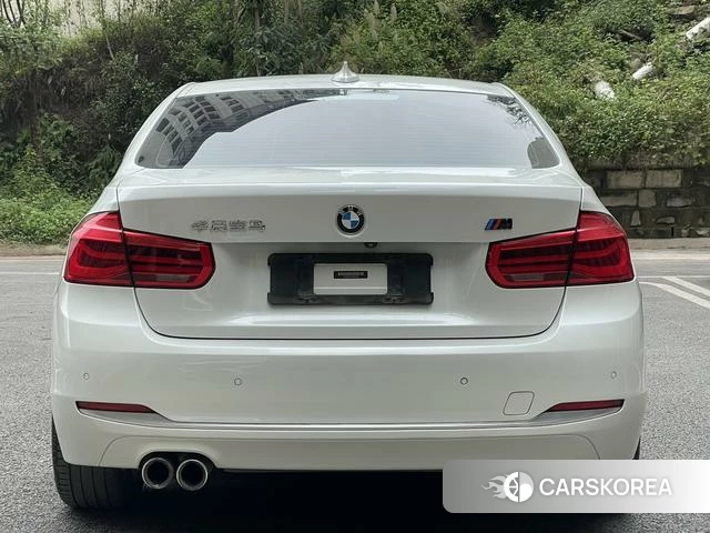 BMW 3 series 2018 Белый из Китая