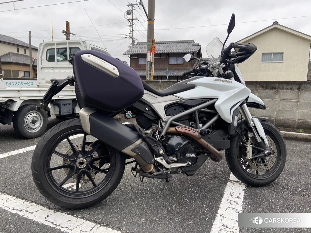 Проданный Ducati HYPERSTRADA 2013 из Японии, фото 2