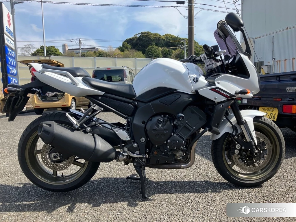 Проданный Yamaha FZ1 FEATHER 2012 из Японии