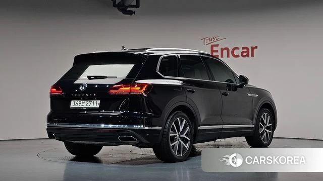 Volkswagen Touareg 3rd generation 2020 Черный из Кореи