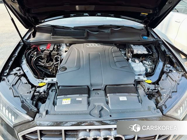 Audi Q7 2023 Черный из Китая