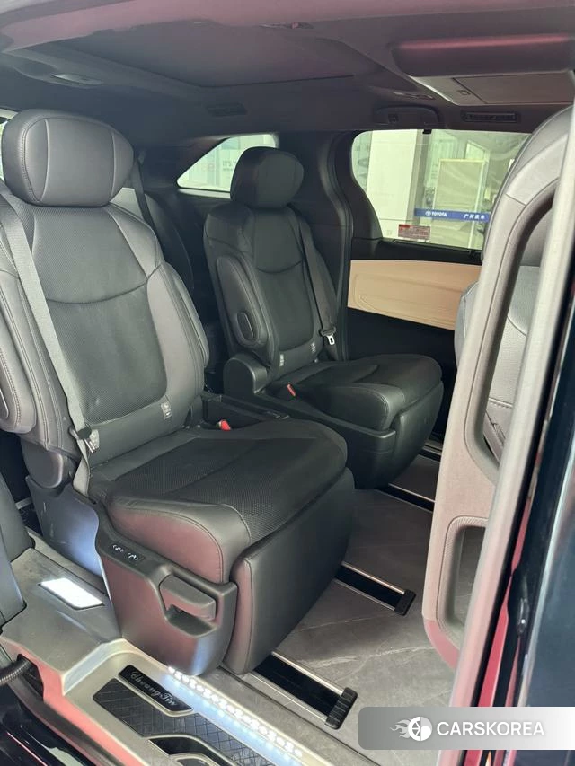 Toyota Grevia 2023 Синий из Китая