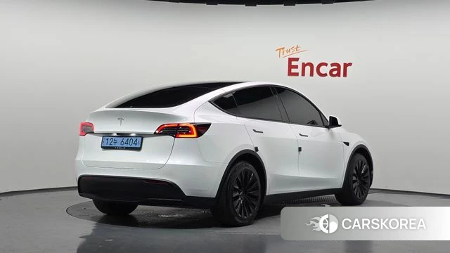 Tesla Model Y 2025 Белый из Кореи