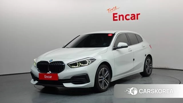 BMW 1 Series (F40) 2021 Белый из Кореи