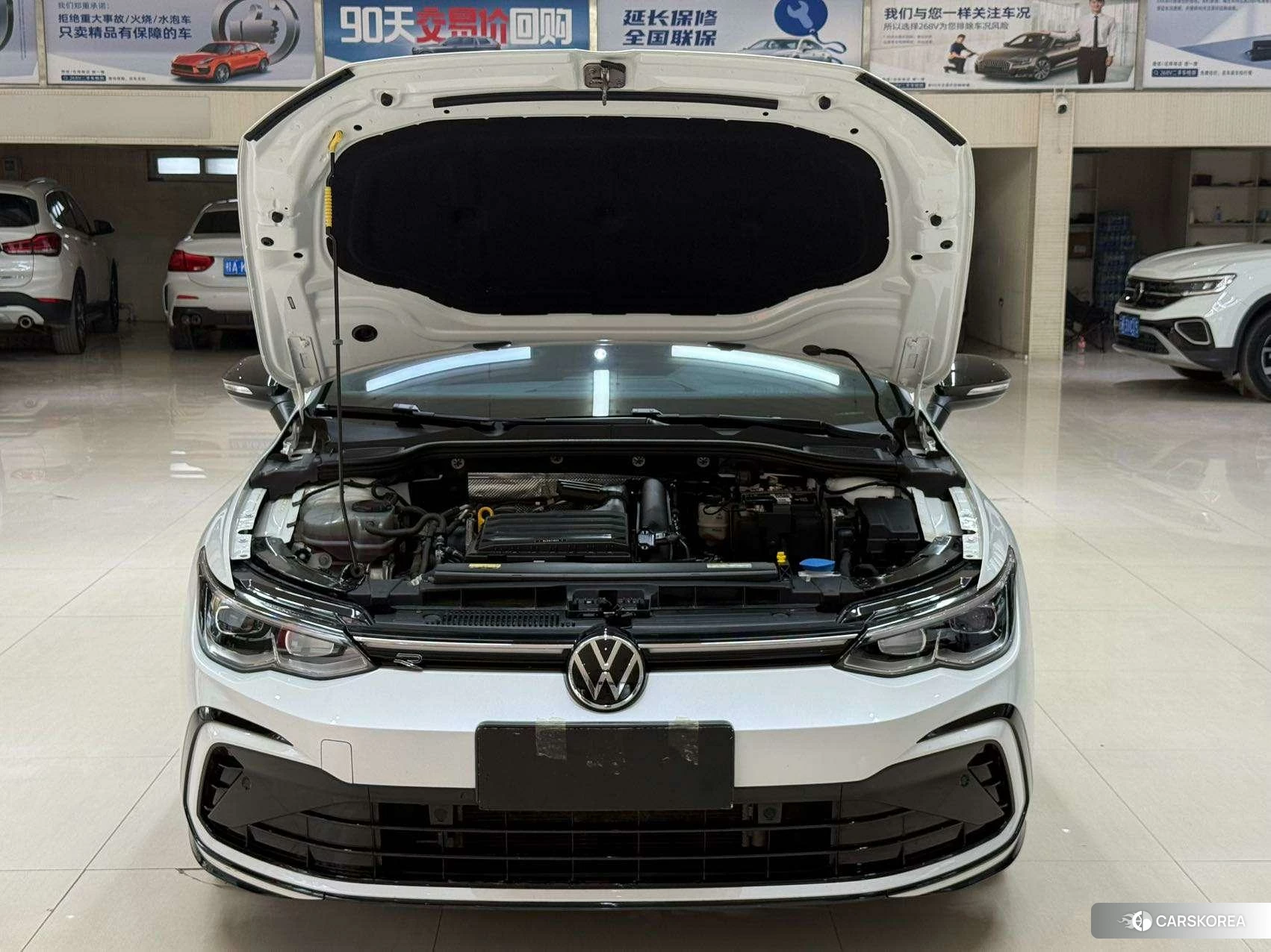 Volkswagen Golf 2023 Белый из Китая
