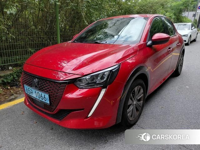 Peugeot e-208 second Generation 2020 Красный из Кореи