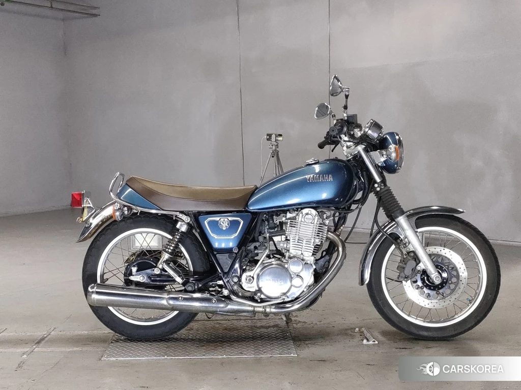 Проданный Yamaha SR 400 2019 из Японии