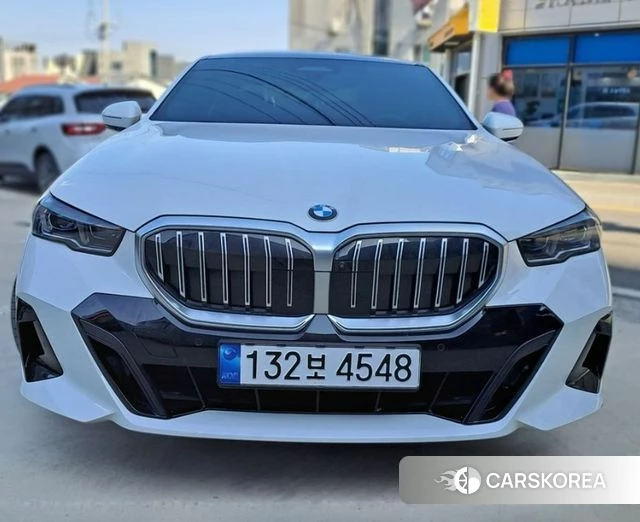 BMW 5 Series (G60) 2024 Белый из Кореи
