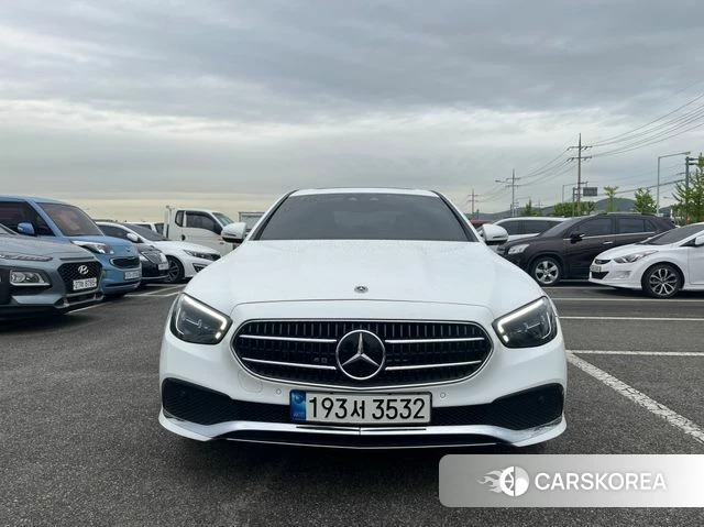 Mercedes-Benz E-Class W213 2021 Белый из Кореи