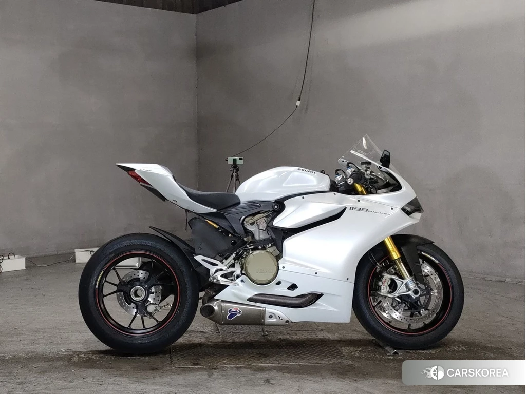 Проданный Ducati 1199 PANIGALE S 2013 из Японии, фото 2