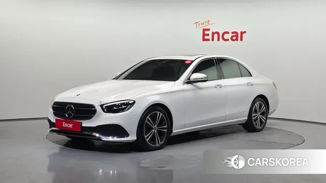 Mercedes-Benz E-Class W213 2021 Белый из Кореи