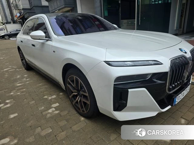 BMW 7 Series (G70) 2025 Белый из Кореи