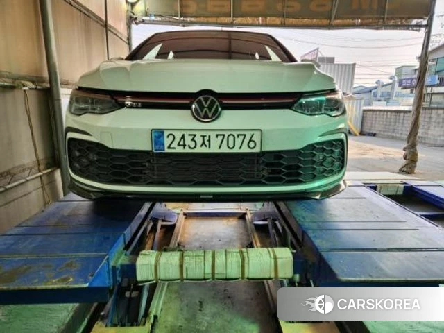 Volkswagen Golf 8th Generation 2024 Белый из Кореи