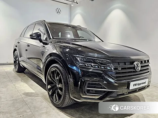 Volkswagen Touareg 3rd generation 2023 Черный из Кореи