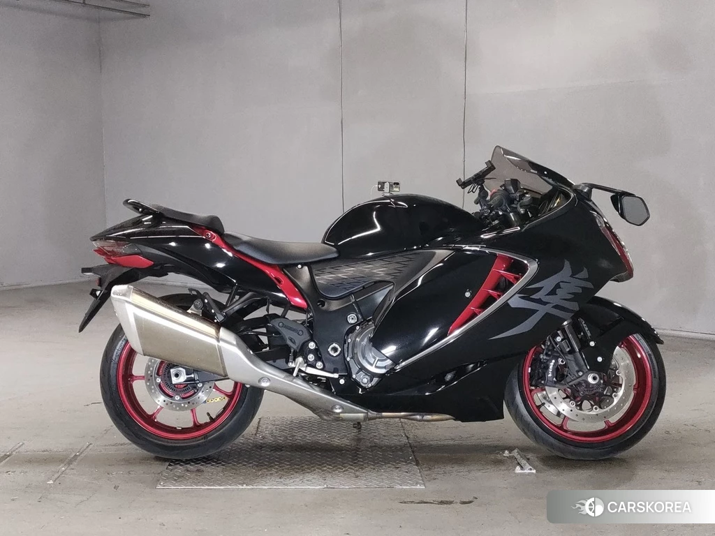 Проданный Suzuki GSX1300R HAYABUSA 2021 из Японии, фото 2