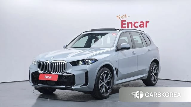 BMW X5 (G05) 2026 Светло-серебряный цвет из Кореи