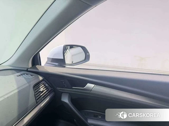 Audi Q5L 2023 Белый из Китая
