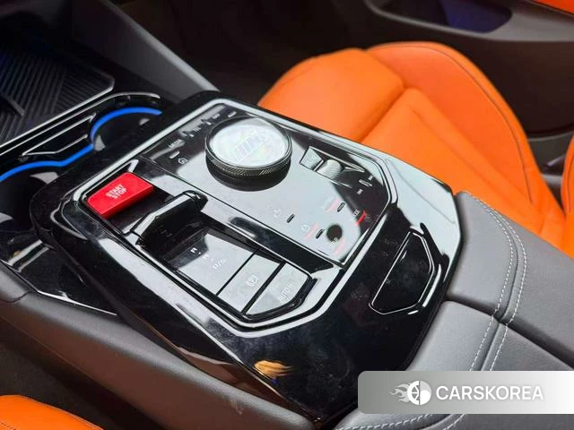 BMW M5 PHEV 2025 Темно-серый из Китая
