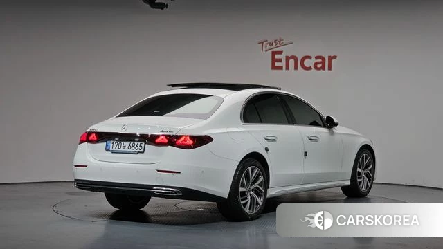 Mercedes-Benz E-Class W214 2024 Белый из Кореи
