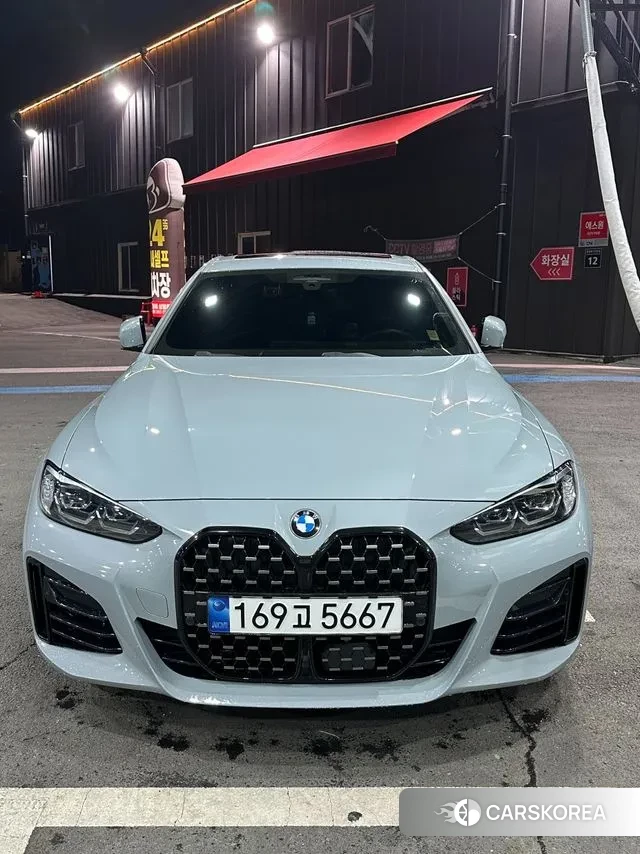BMW 4 Series (G22) 2024 Небесно-голубой из Кореи