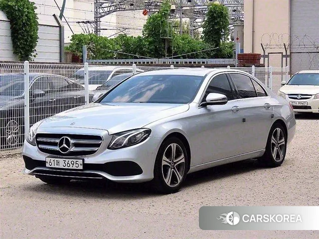 Mercedes-Benz E-Class W213 2018 Серебряный из Кореи