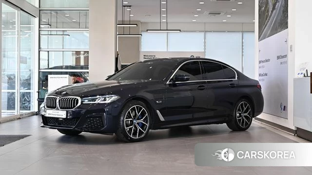 BMW 5 Series (G30) 2023 Синий из Кореи