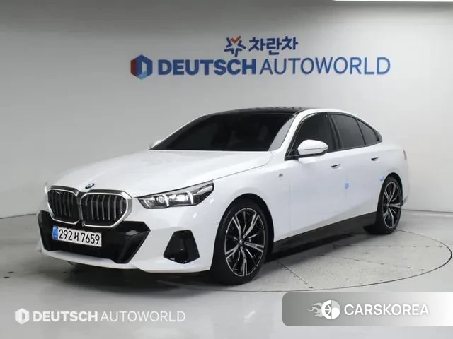 BMW 5 Series (G60) 2025 Белый из Кореи