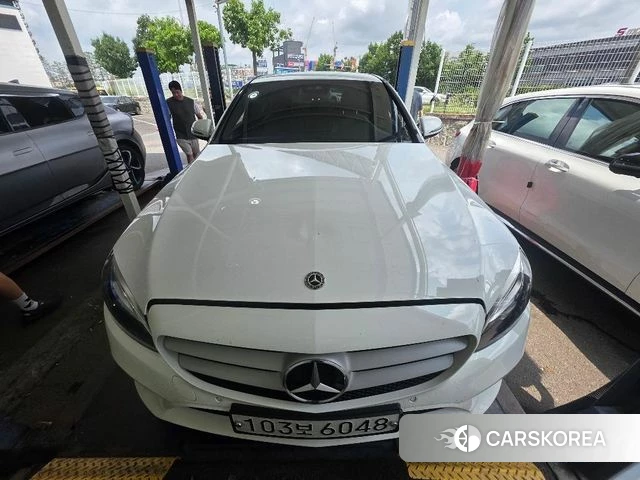 Mercedes-Benz C-Class W205 2019 Белый из Кореи